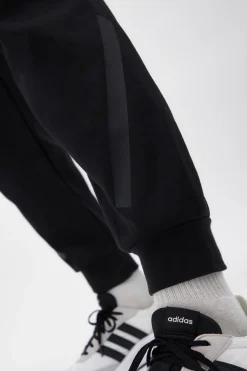 adidas Zne