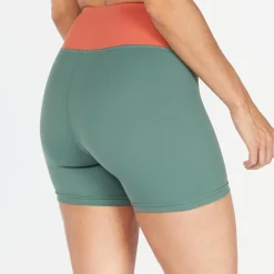 Born Living Yoga Tay