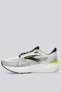 Brooks Revel 8
