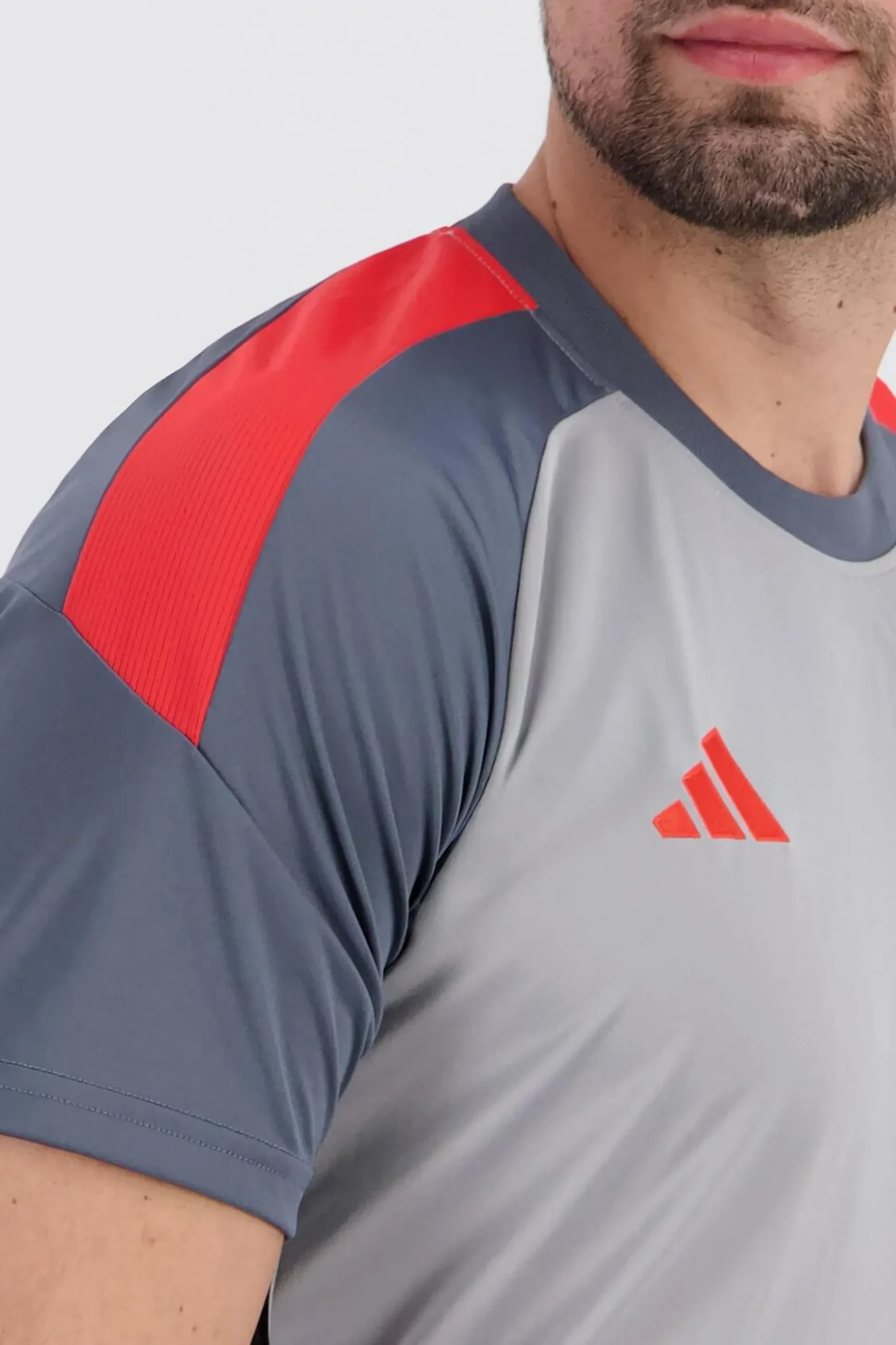 Camiseta adidas Tiro 26