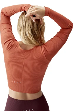 Camiseta Crop Born Living Yoga Supta