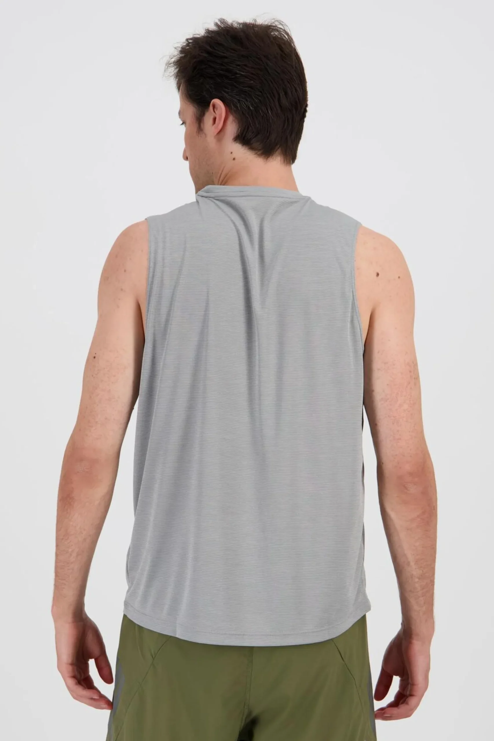 Camiseta Essentials