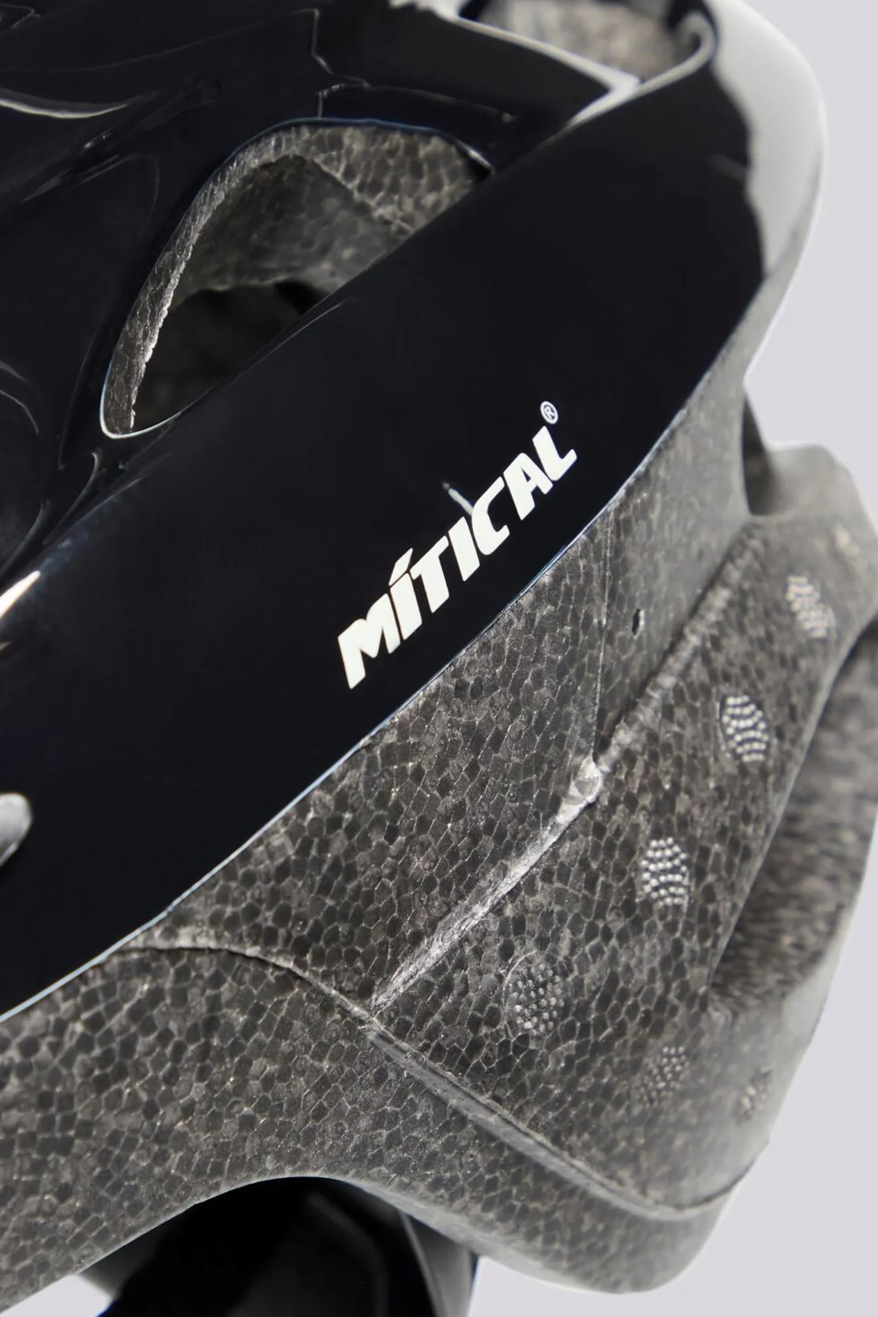 Casco Mítical