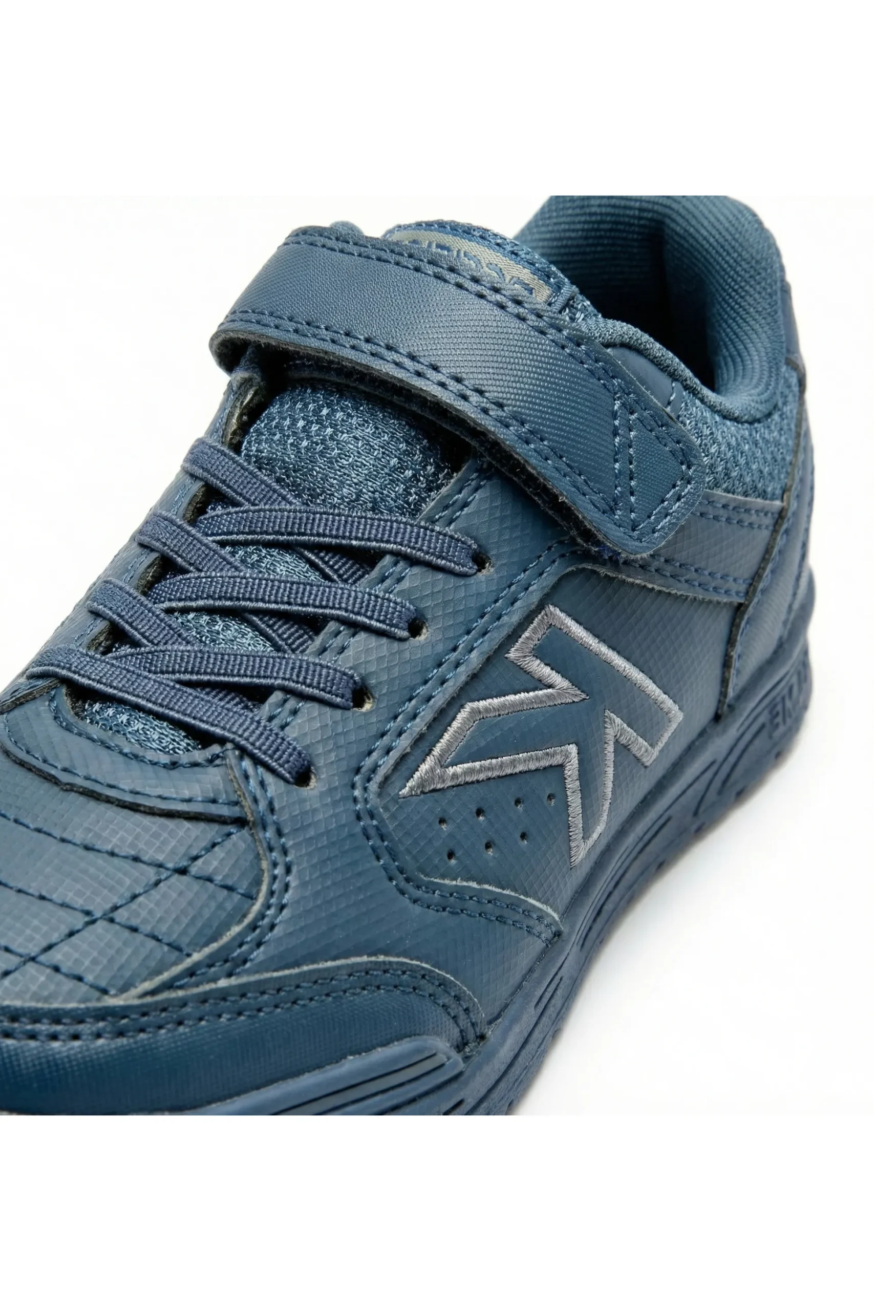 Kelme Precision Elastic