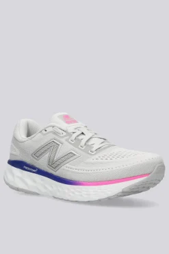 New Balance Evoz