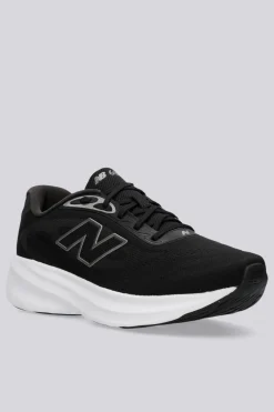 New Balance 680 V9