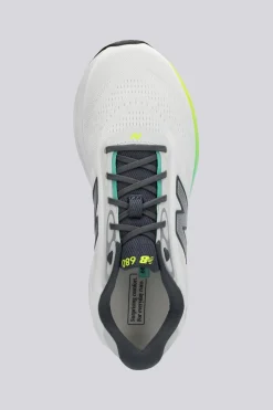 New Balance 680 V9