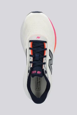 New Balance W680