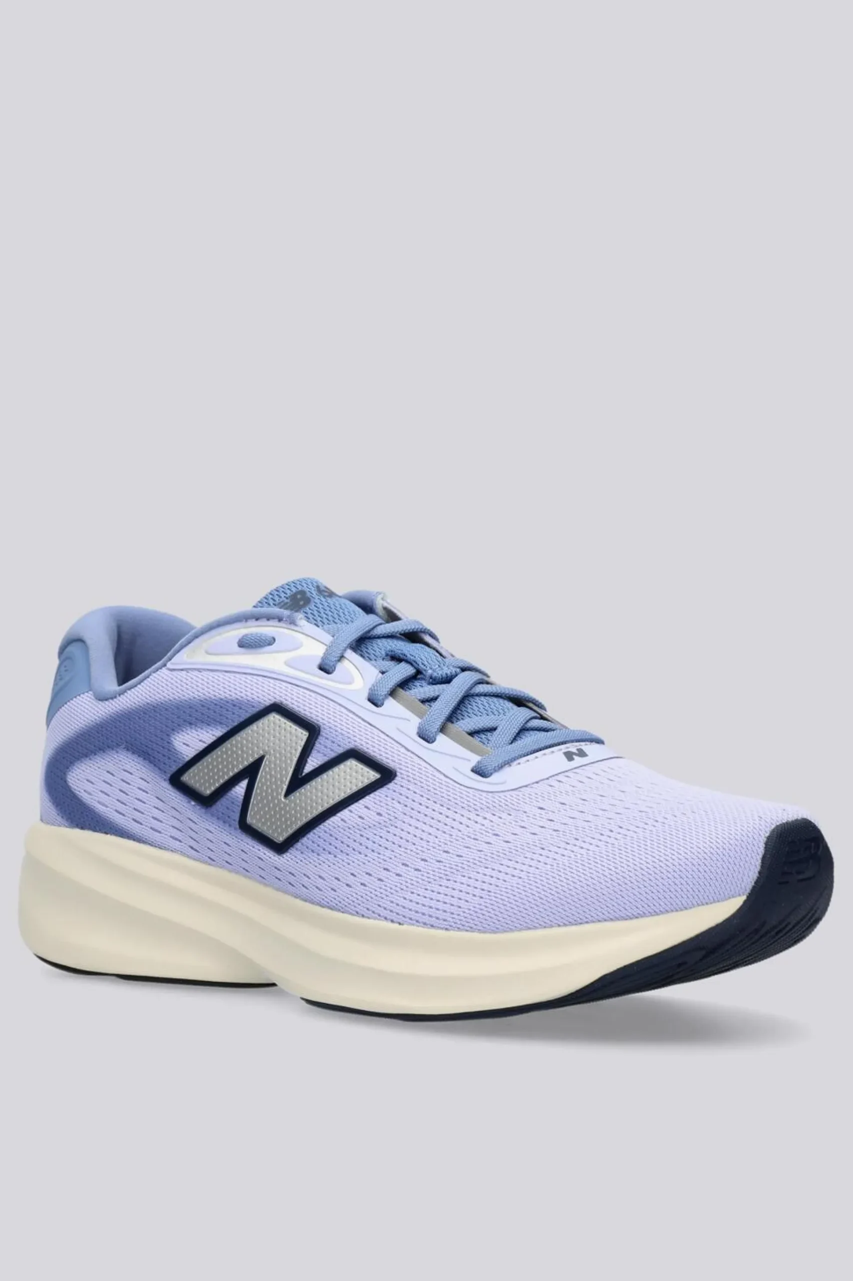 New Balance W680