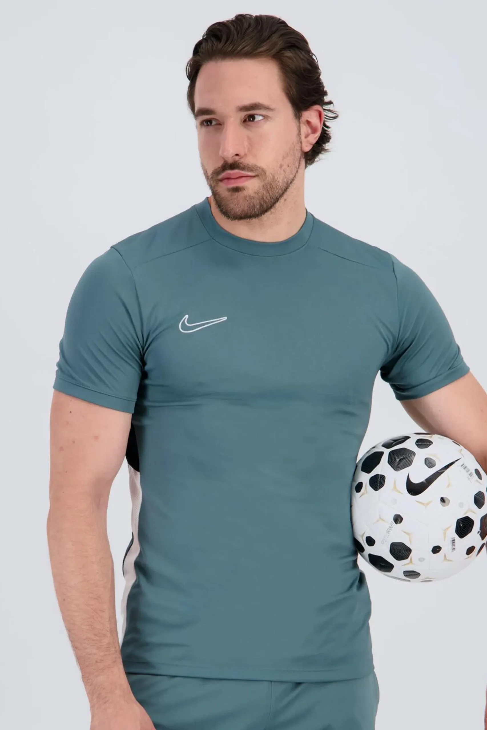 Nike Academy 23
