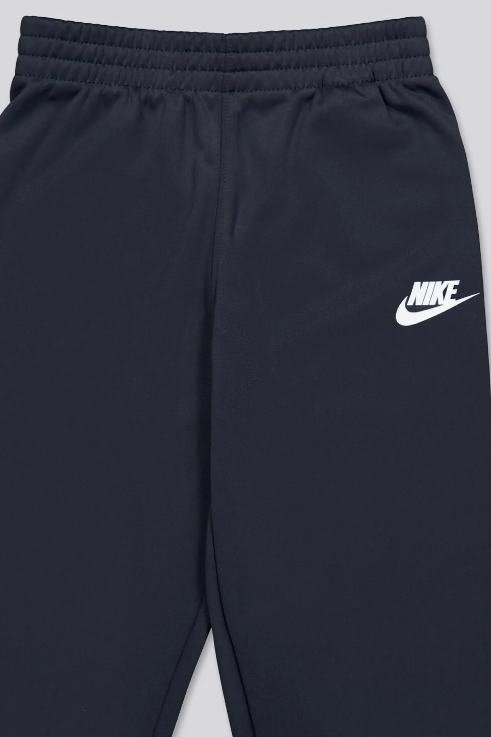 Nike Ess