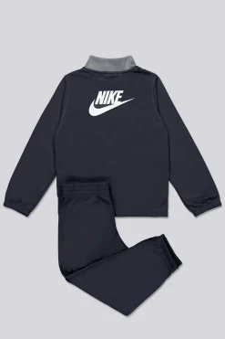 Nike Ess