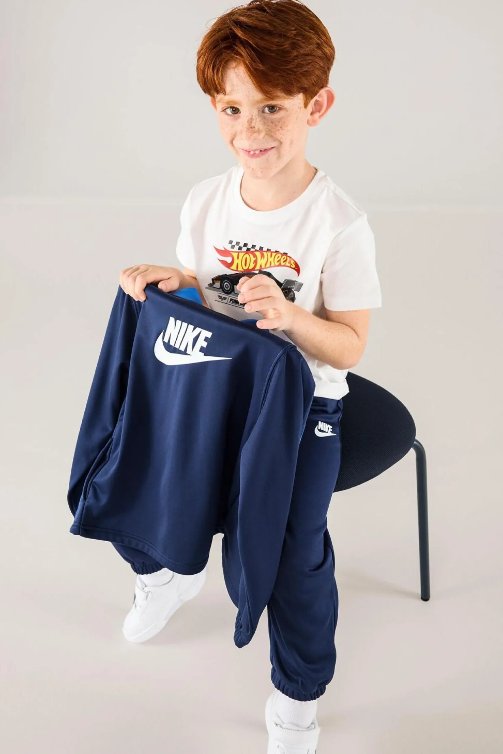 Nike Ess
