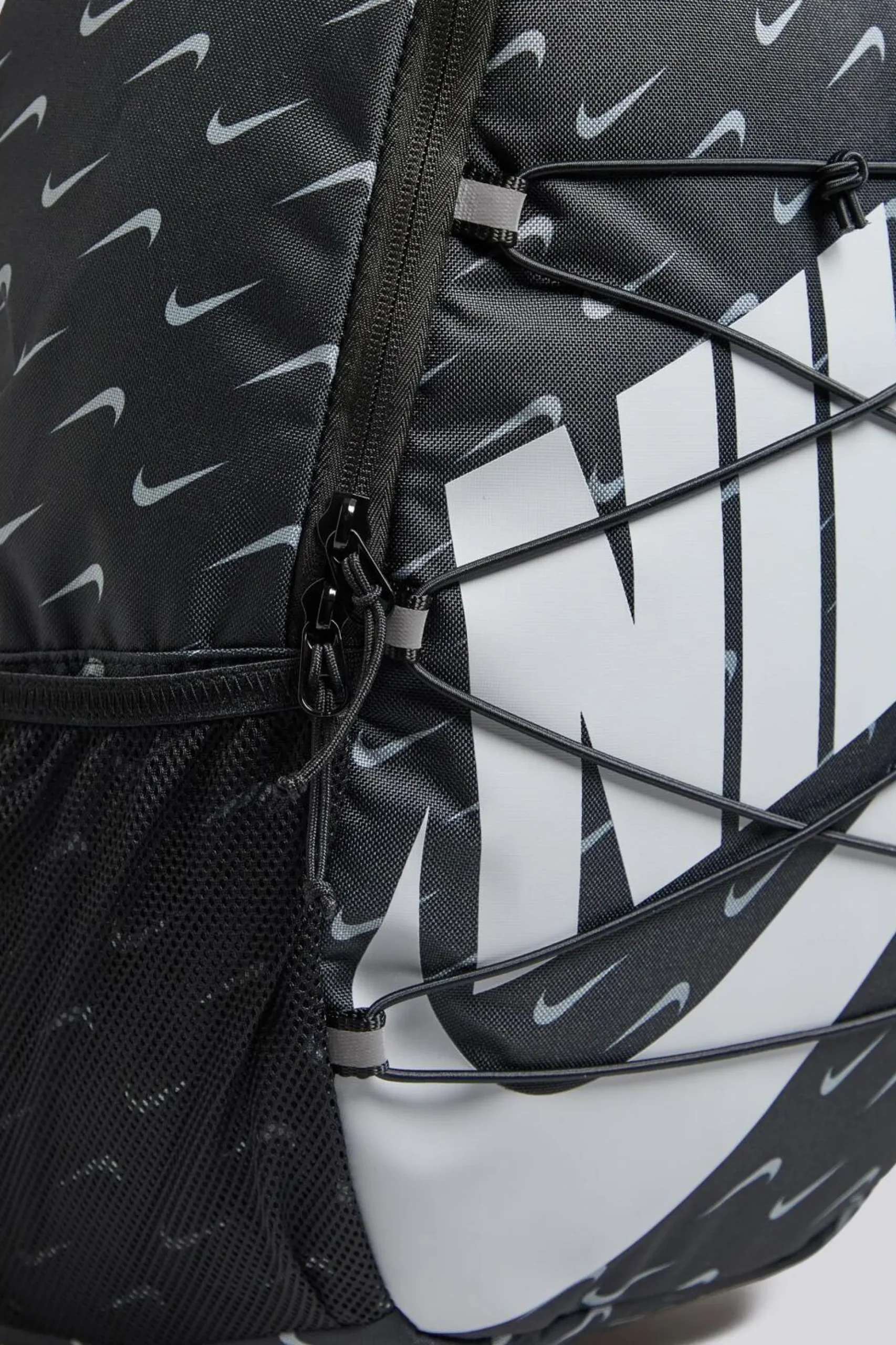 Nike Heritage Sweep