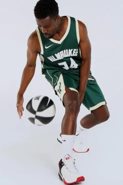 Nike NBA Milwaukee Bucks
