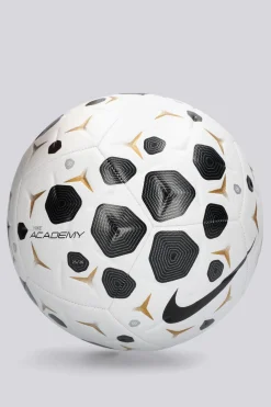 Nike Pitch