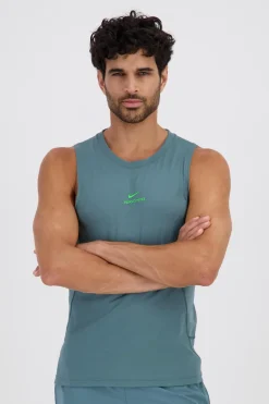 Nike Pro