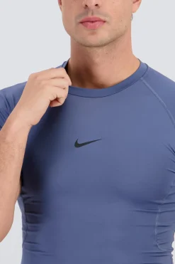Nike Pro