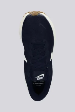 Nike Revolution 8