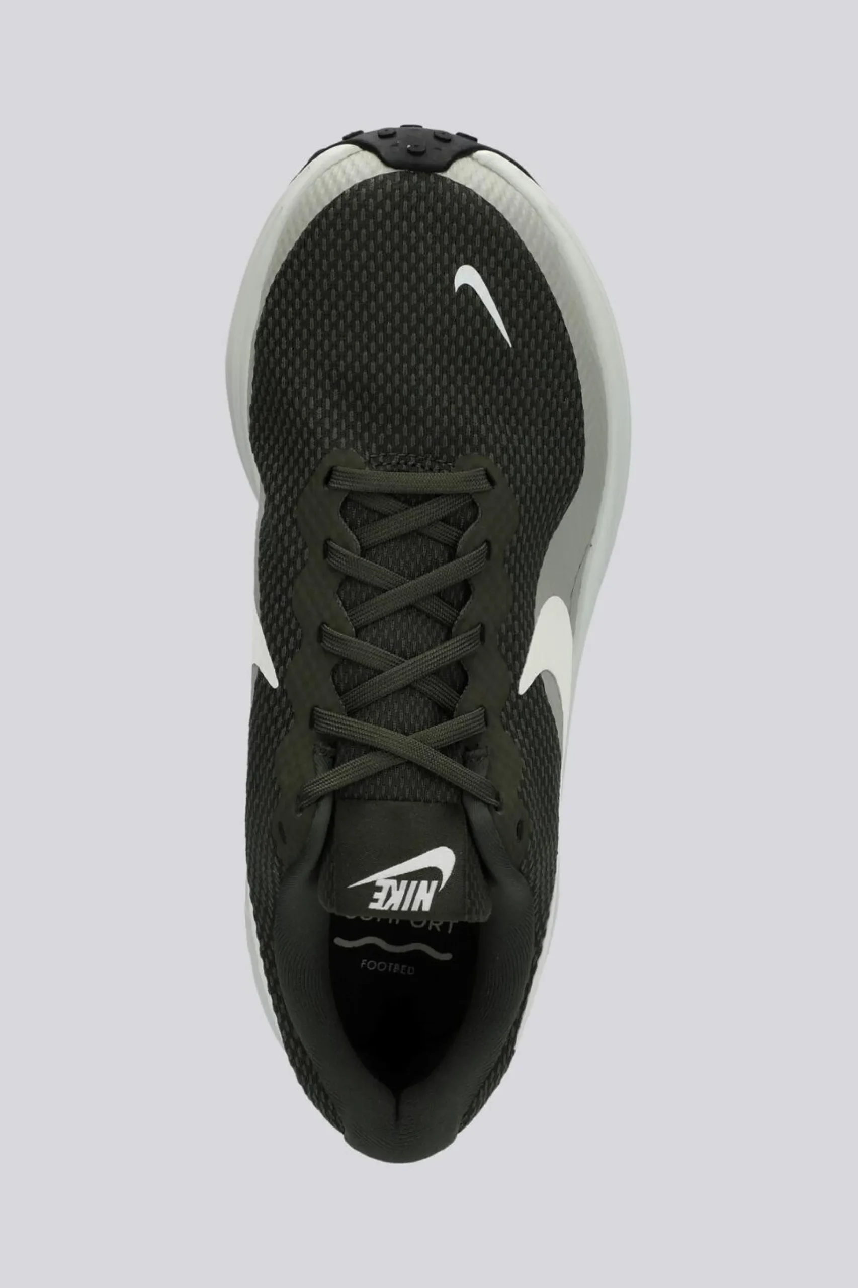 Nike Revolution 8