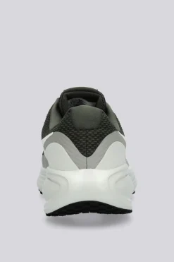 Nike Revolution 8