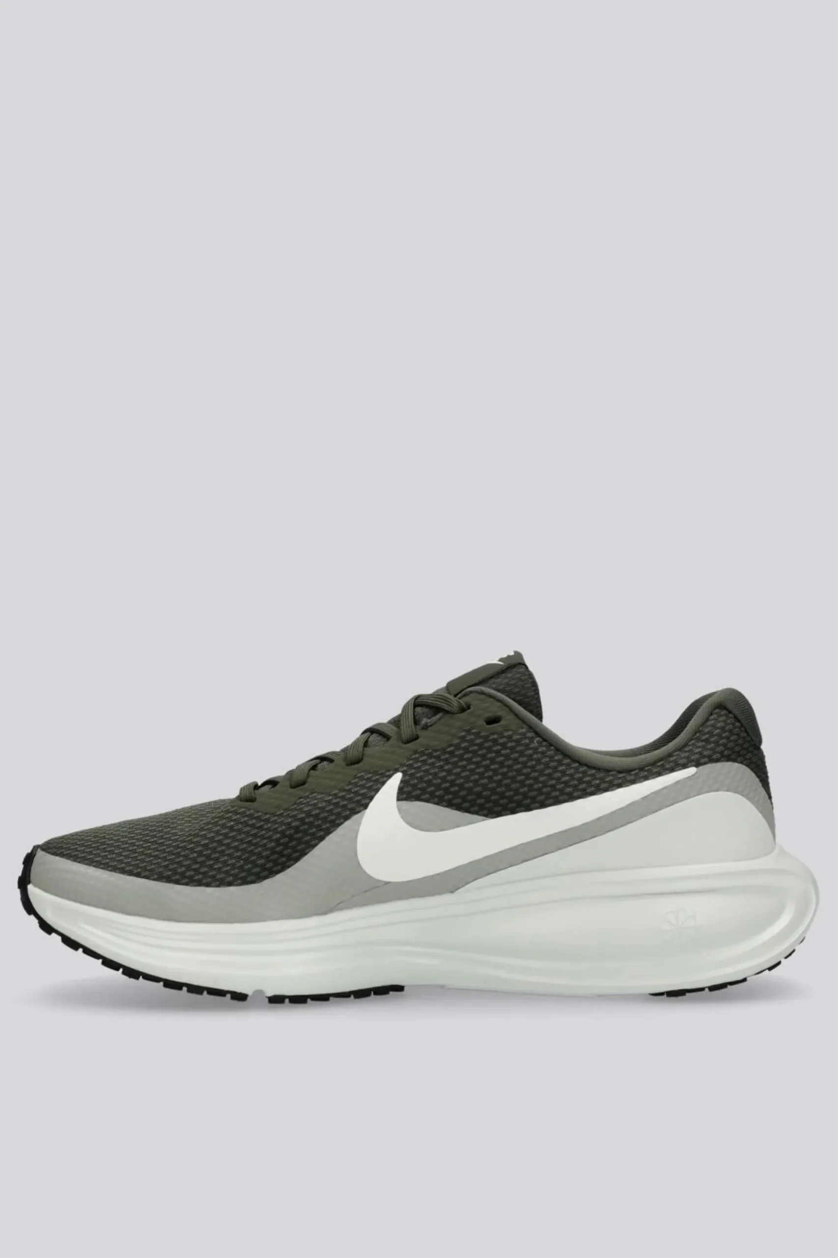 Nike Revolution 8