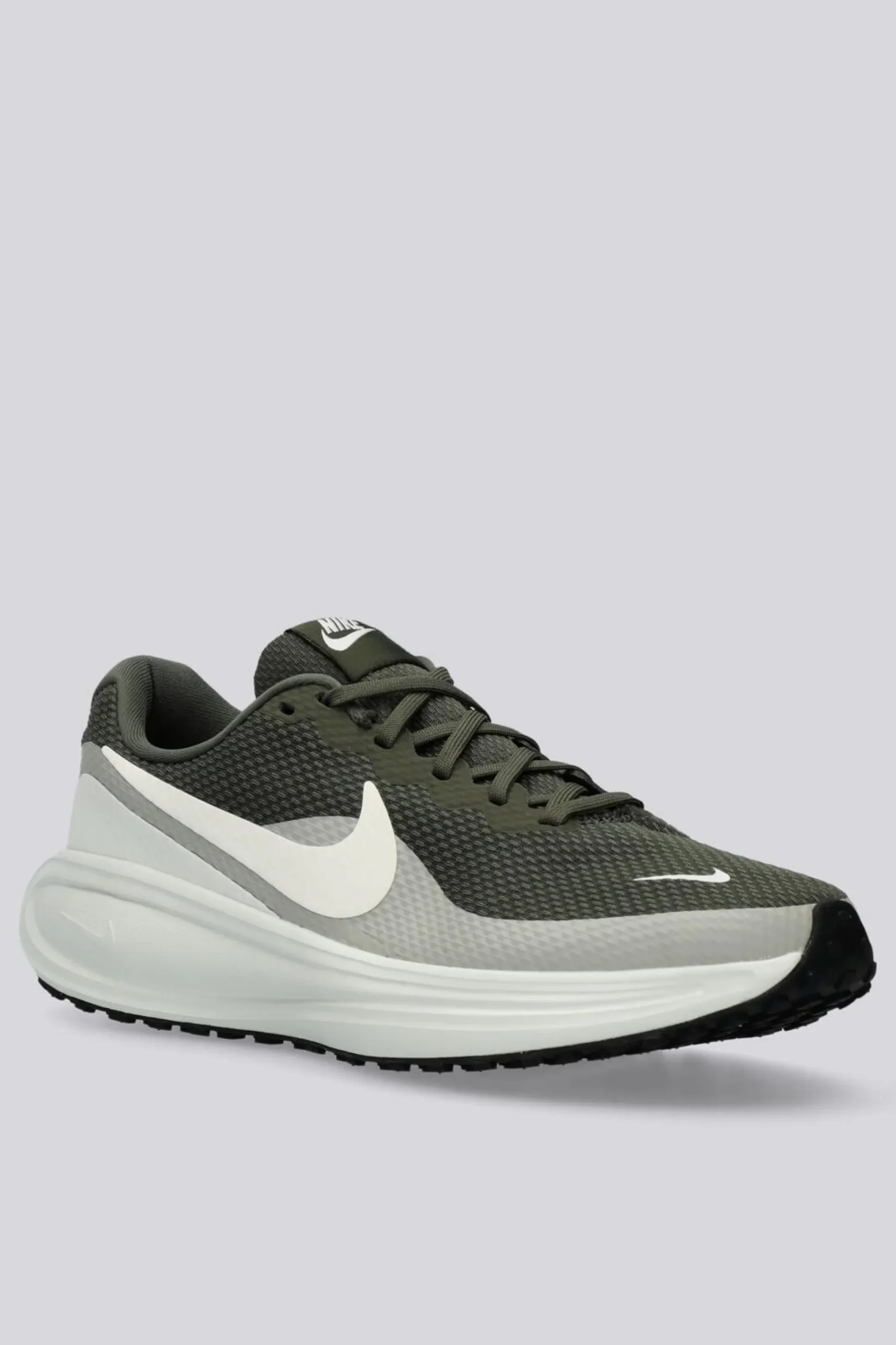 Nike Revolution 8