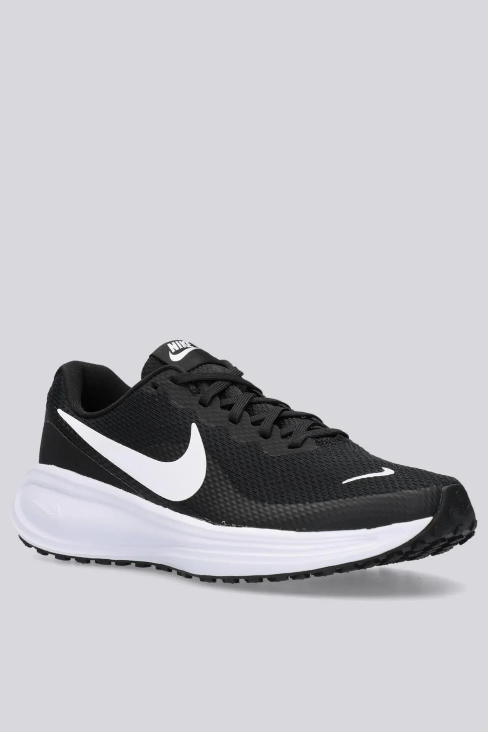 Nike Revolution 8