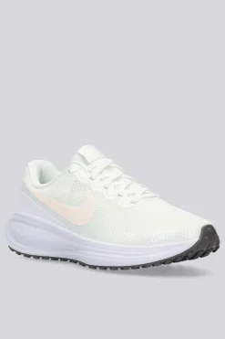 Nike Revolution 8