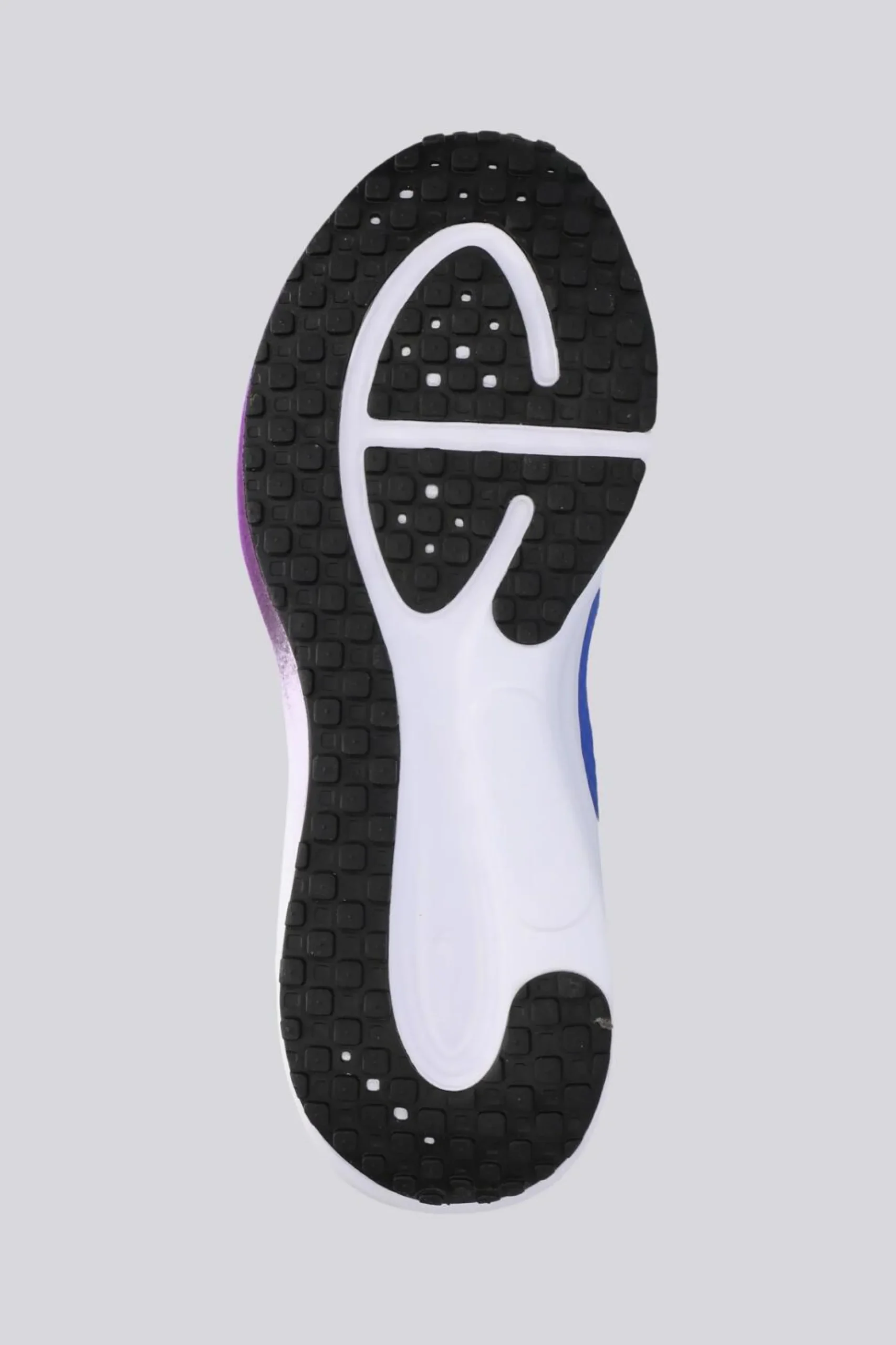Nike Revolution 8