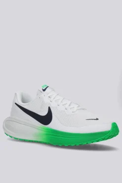 Nike Revolution 8