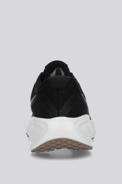 Nike Revolution 8