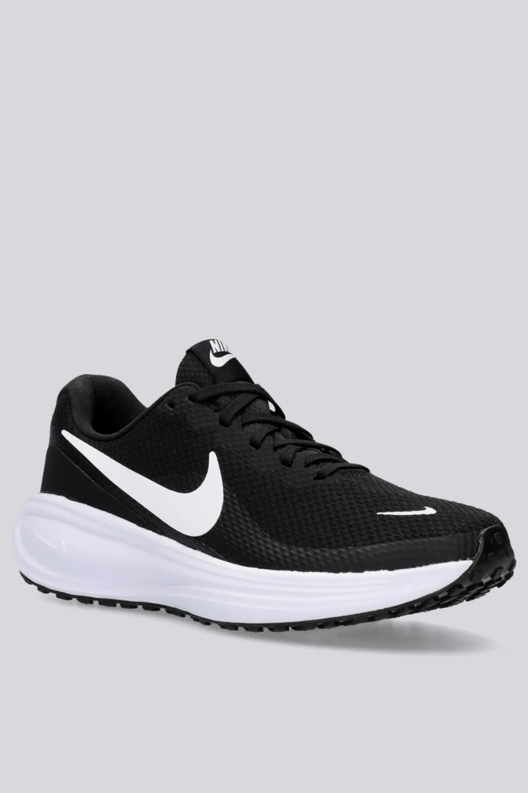 Nike Revolution 8