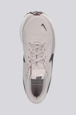 Nike Revolution 8