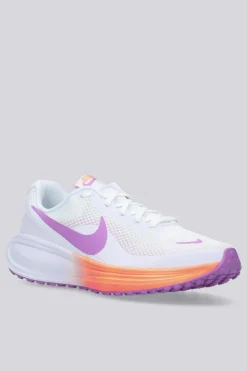 Nike Revolution 8
