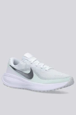 Nike Revolution 8