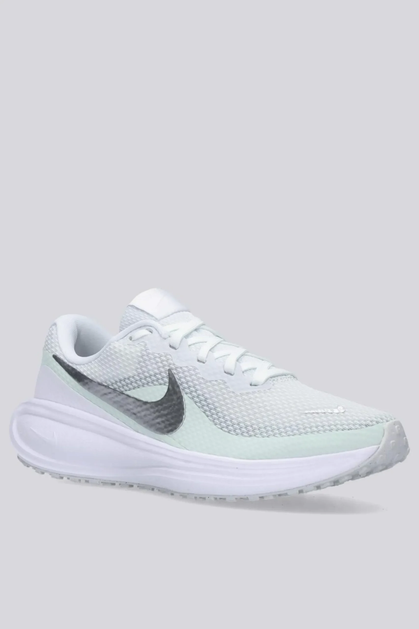 Nike Revolution 8