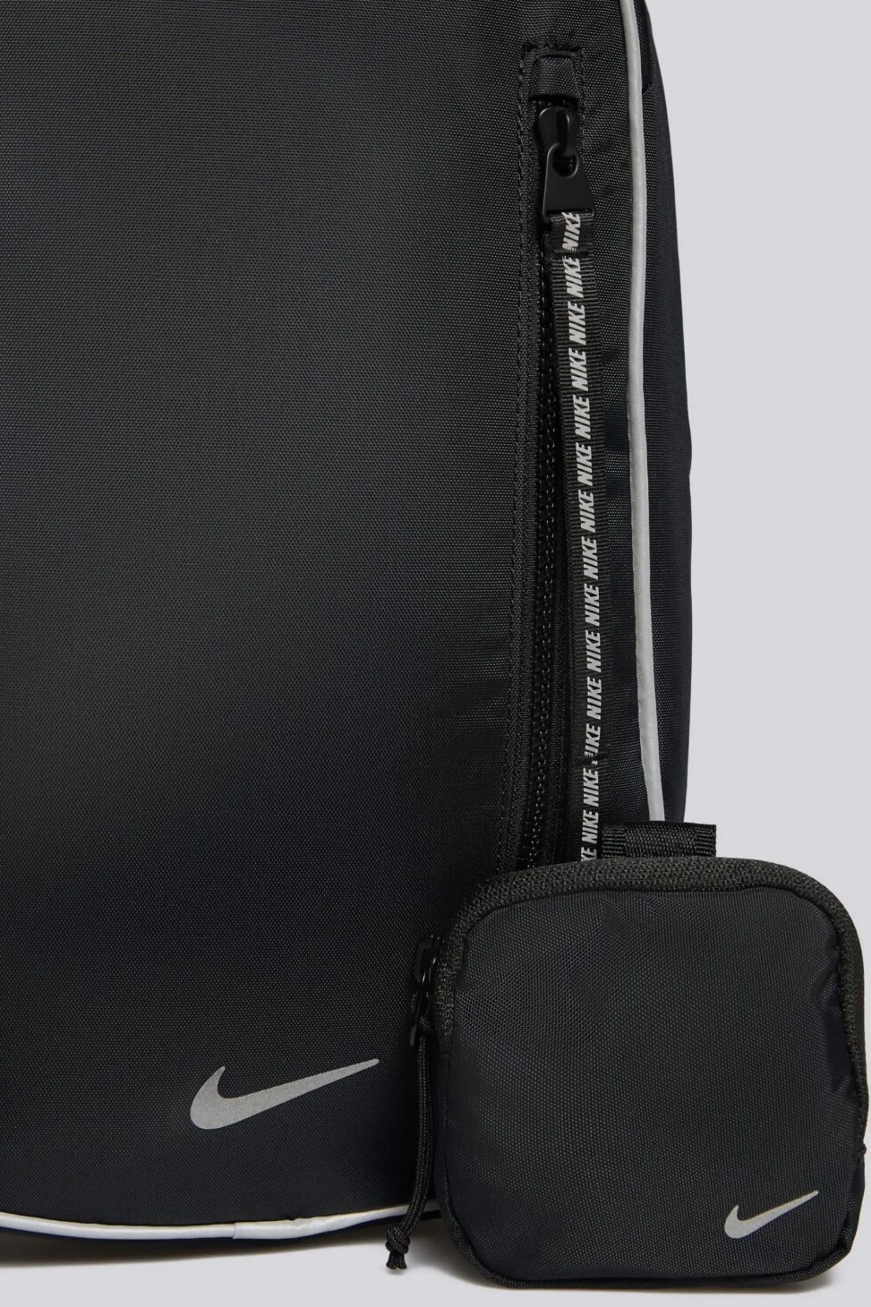 Nike Sportswear Commute Sling Reflectv