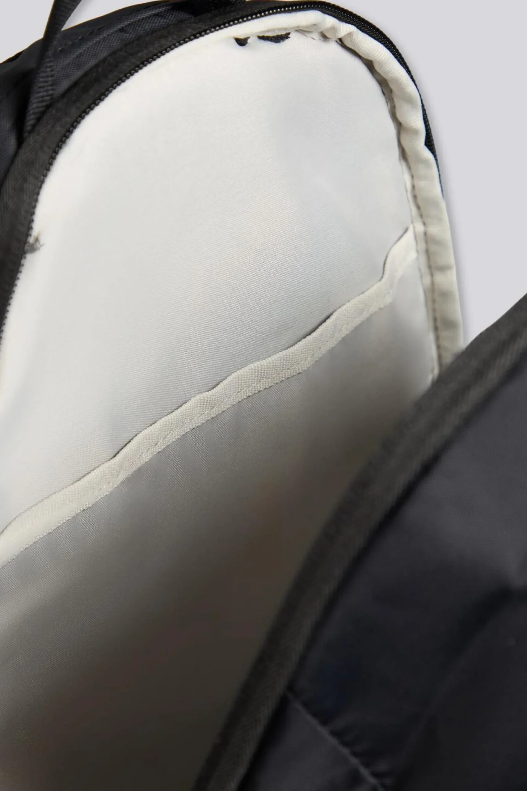 Nike Sportswear Commute Sling Reflectv