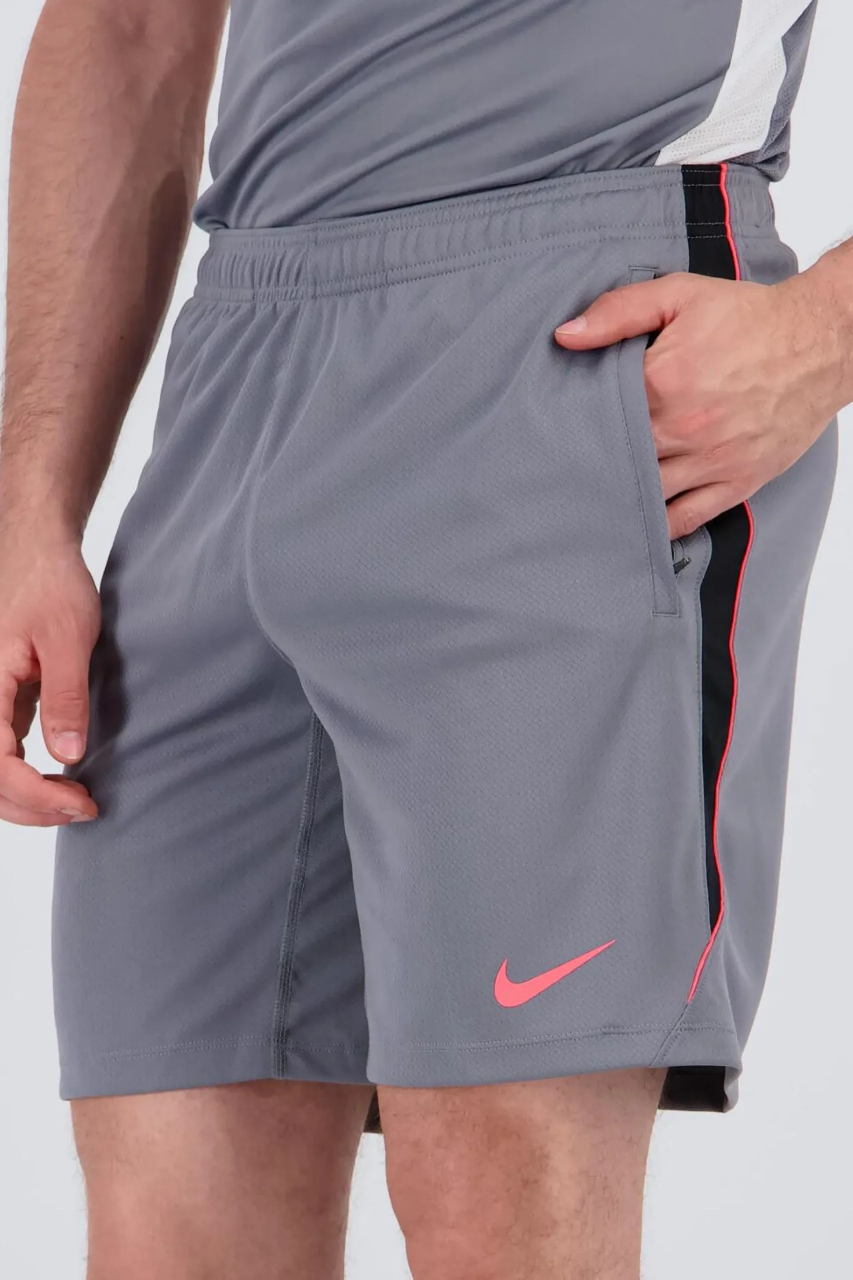 Nike Strike 26