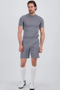 Nike Strike 26