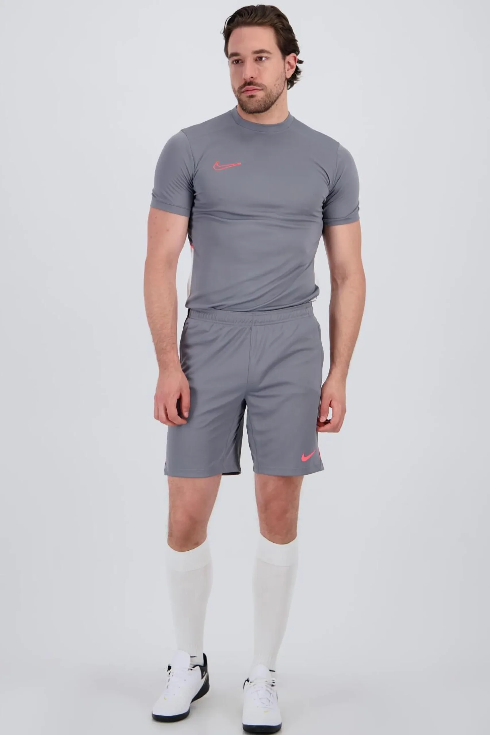 Nike Strike 26