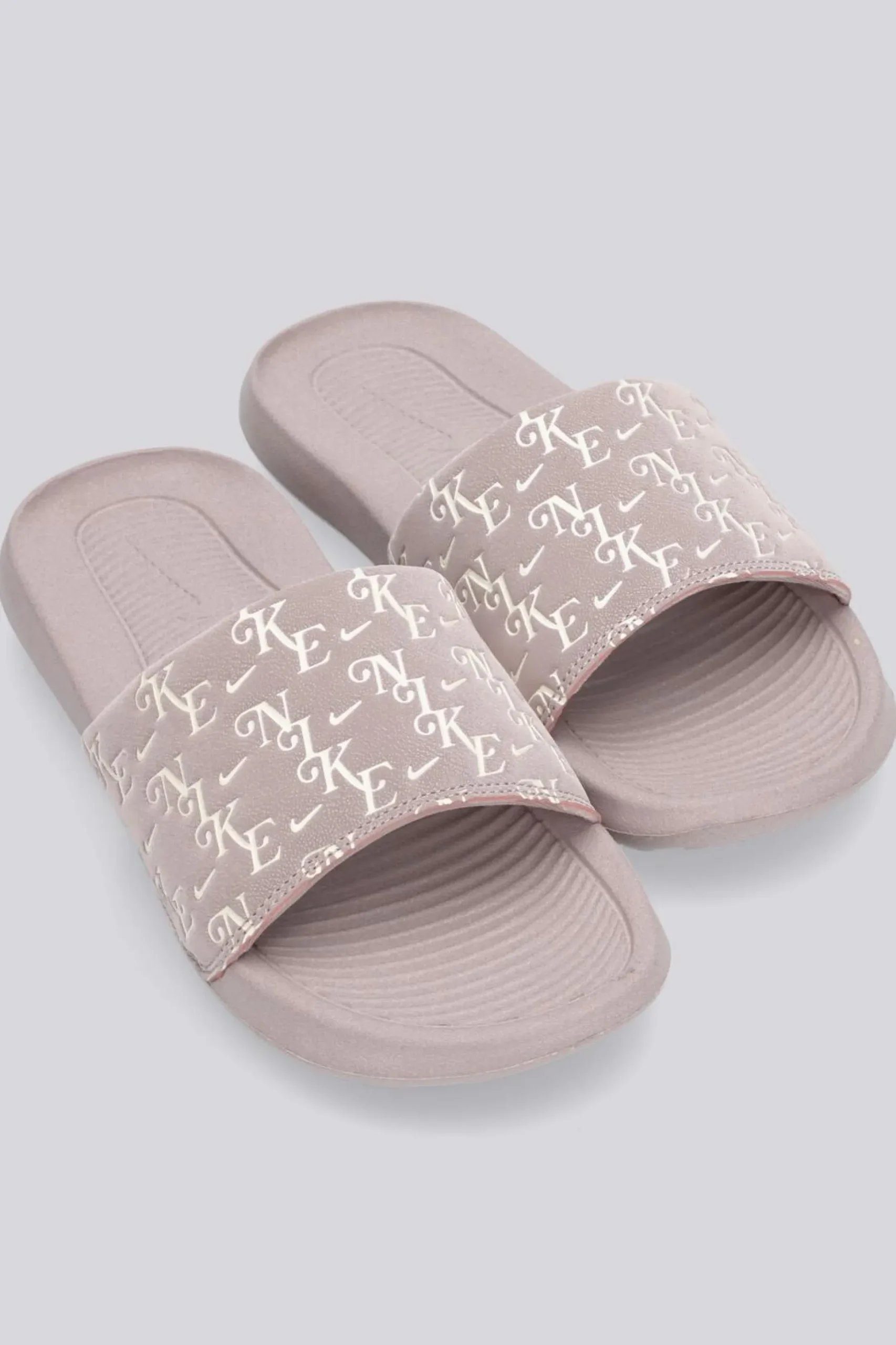 Nike Victori One