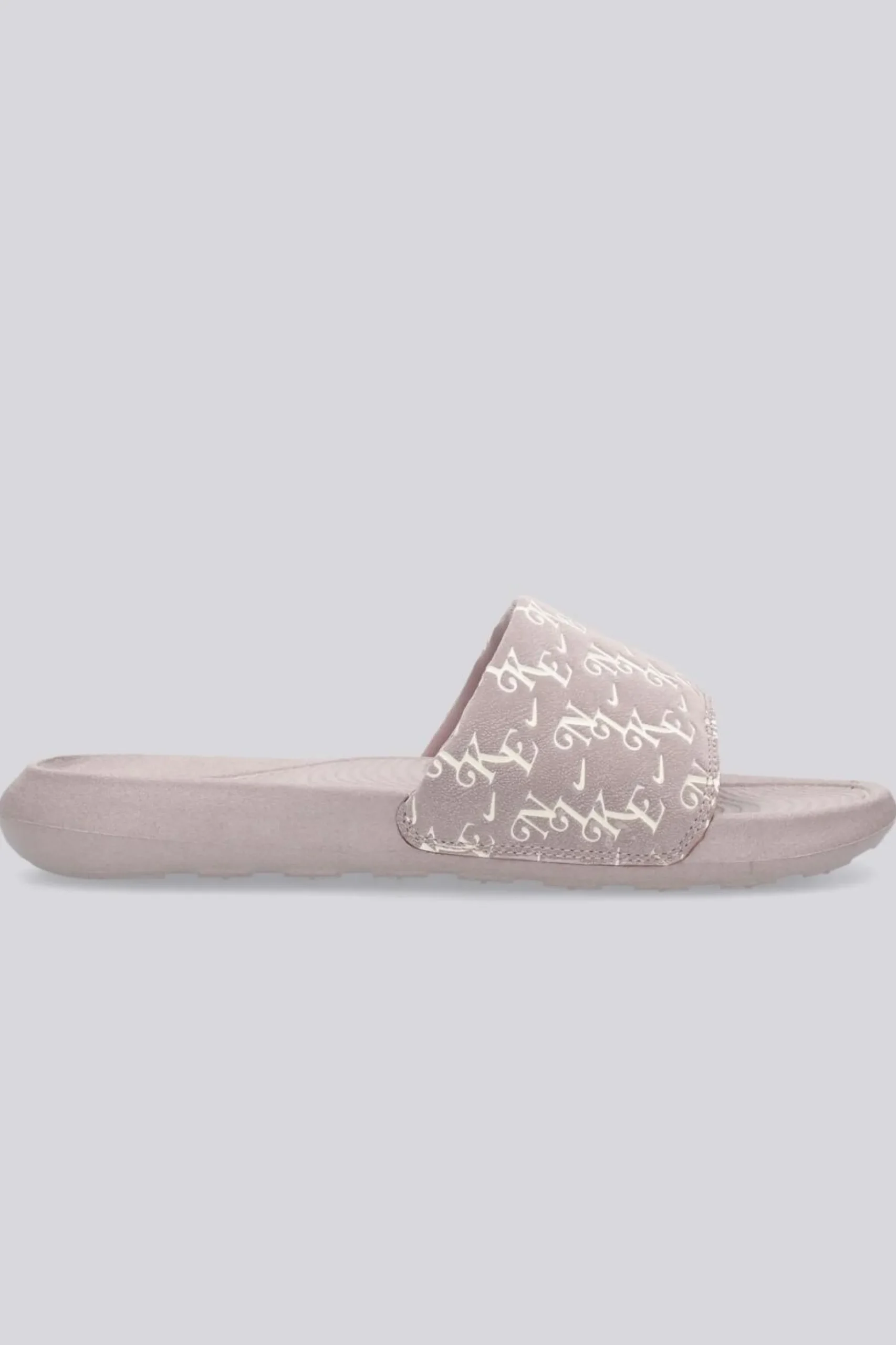 Nike Victori One