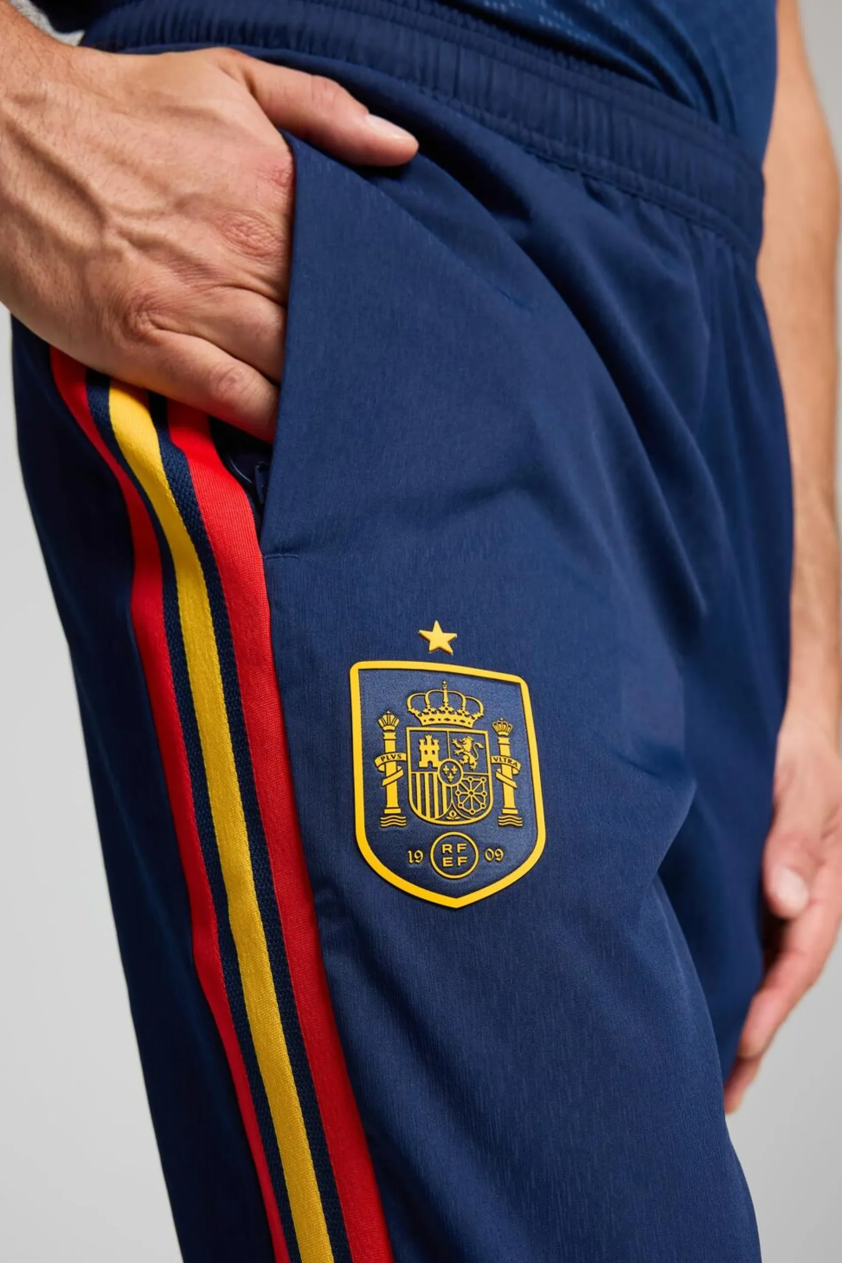 Pantalón España Prematch 2026