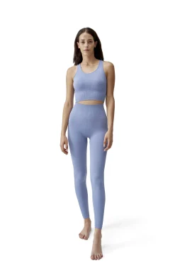 Top Laia Born Living Yoga