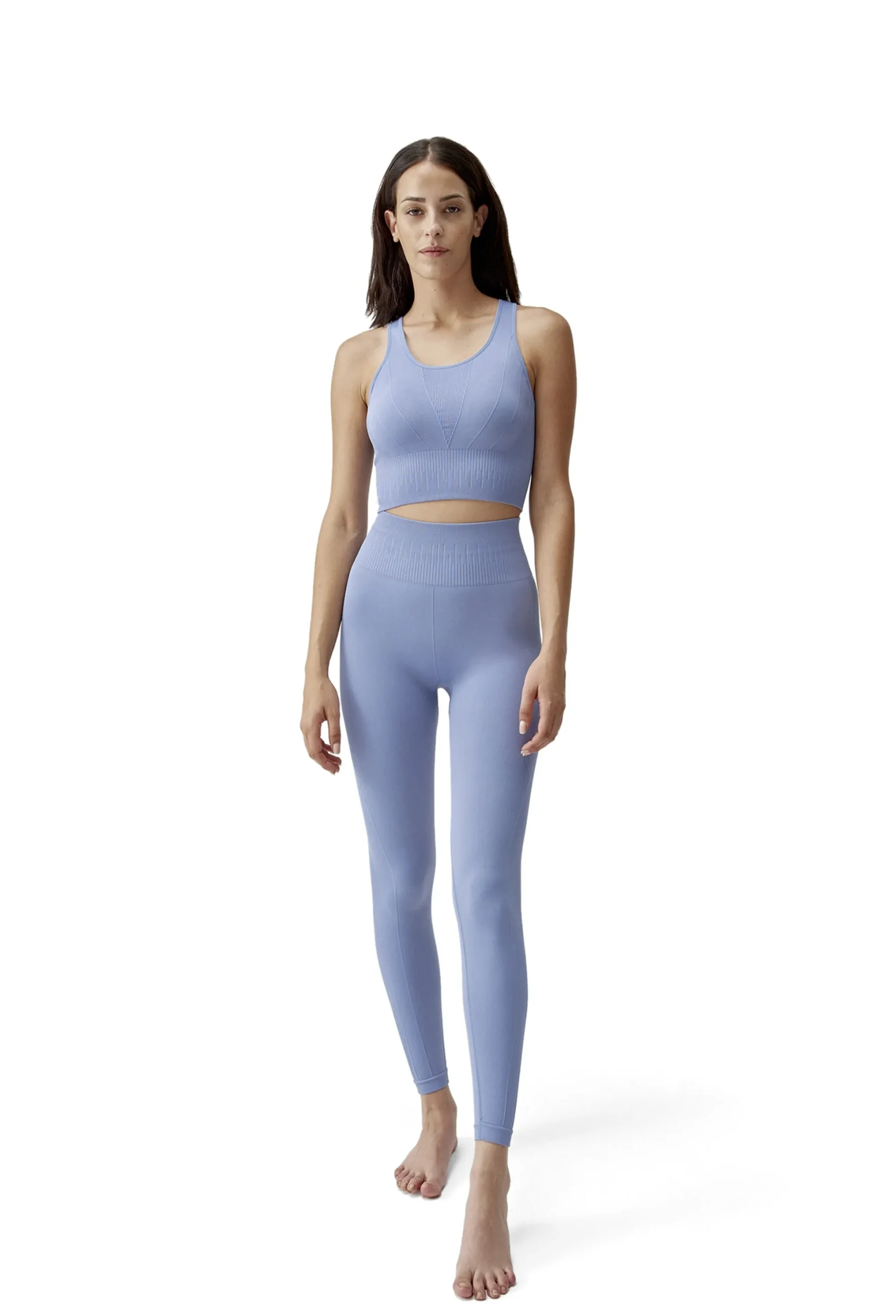 Top Laia Born Living Yoga
